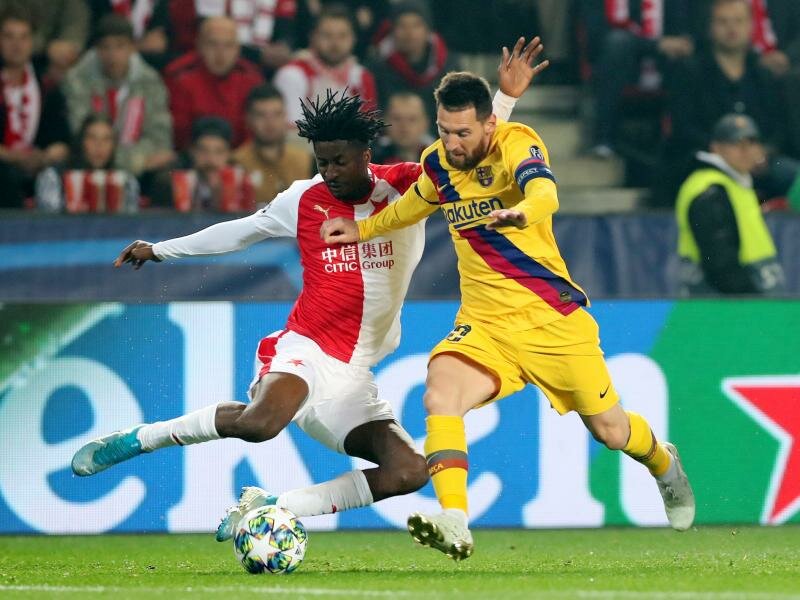 Olayinka Dazzles Against Barca, Gains Plaudits From Oshoala, Smicer